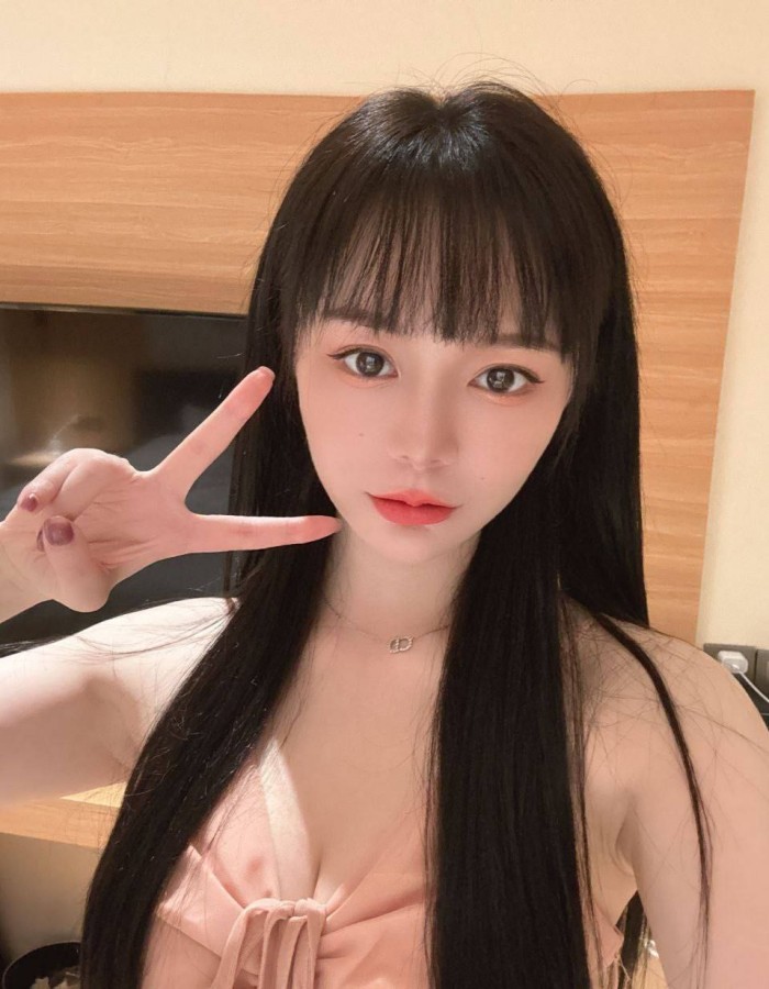 陈叔叔双飞我和我妈小说,免费观看高清视频